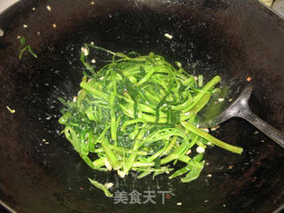 【粤菜】椒丝腐乳炒通菜的做法步骤:4