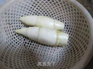 南昌特色茭白小炒牛肉的做法步骤:3