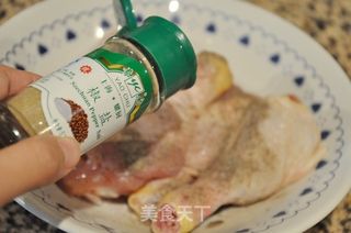 咔嚓脆烤鸡腿的做法步骤:2
