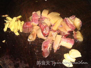 【粤菜】腊鸭炒芦笋的做法步骤:5