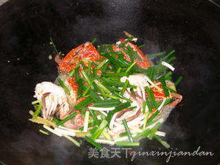【粤菜】姜葱焗花蟹的做法步骤:5