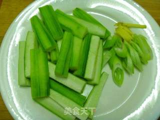 【闽菜】丝瓜毛豆炒木耳的做法步骤：3