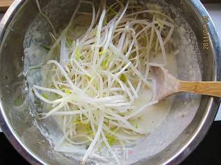 豆芽煎饼的做法步骤:4