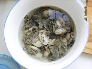 海蛎豆腐汤的做法步骤:2