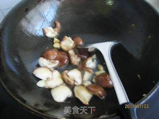 清炒香菇油菜的做法步骤:2