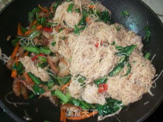 【闽菜】：炒湖头米粉（泉州地方特色菜）的做法步骤：10