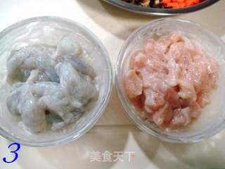 一款经典厦门炒饭“虾球鸡粒炒饭”的做法步骤：3