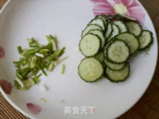 简单台式早餐--鲜味花生酱拌面的做法步骤:2