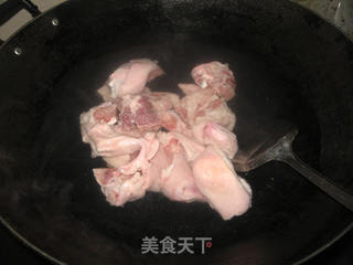 红焖猪蹄的做法步骤:2