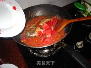 番茄烧鲫鱼的做法步骤:9