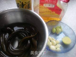 苏菜—白汁黄鳝的做法步骤：1