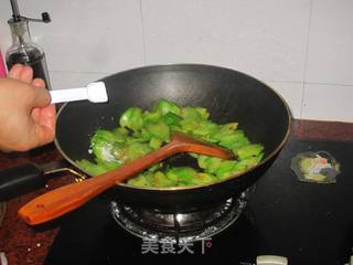 腊肉炒苦瓜的做法步骤:6