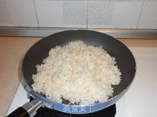 五彩炒饭(扬州炒饭)的做法步骤:5