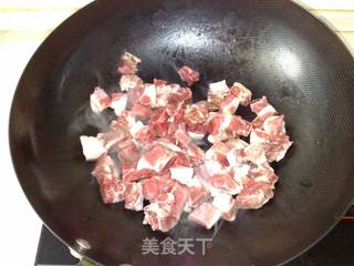 【平淡的幸福】牛肉炖土豆的做法步骤：3