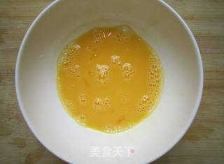 银鱼炒蛋的做法步骤:3