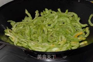 剁椒苦瓜炒鸡蛋的做法步骤:5