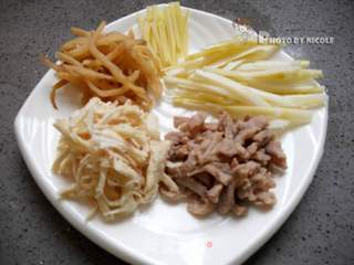 要吃就吃有故事的菜 —— 传统佳肴之五味干丝的做法步骤：2