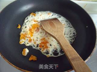 【苏菜】百姓餐桌上的鲜香爽滑----蟹黄豆腐的做法步骤：4