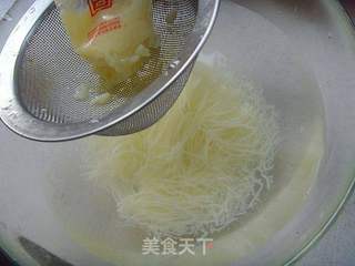 【苏菜】：文思豆腐羹的做法步骤：1