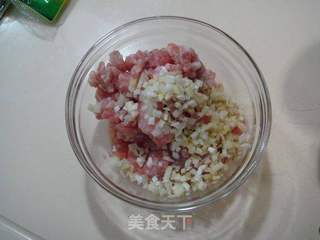 杭州名菜“干炸响铃”的做法步骤：1