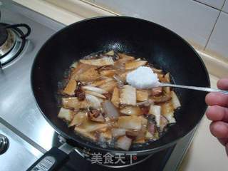 杭州名菜“笋烧肉”的做法步骤：7