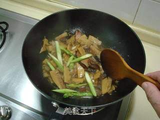 杭州名菜“笋烧肉”的做法步骤：9