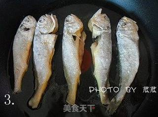 【浙菜】小黄鱼烧年糕 (宁波家常菜)的做法步骤:3