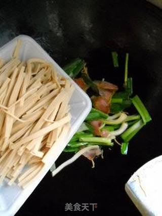 蒜苗腊肉百叶丝的做法步骤:8