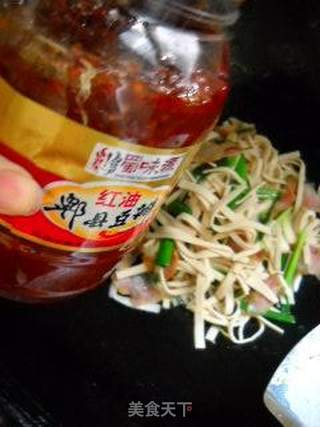 蒜苗腊肉百叶丝的做法步骤:9