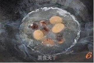 丝瓜紫菜香菇咸蛋汤的做法步骤:6