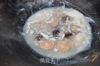 丝瓜紫菜香菇咸蛋汤的做法步骤:7