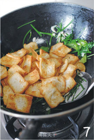 【虾皮韭菜烧豆腐】——两个搭配给豆腐提鲜的做法步骤:7