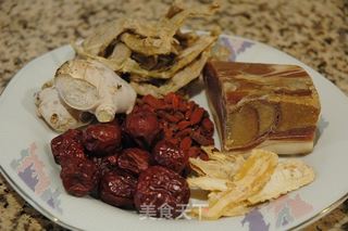 【浙菜】“山寨”江南名菜·笋干土鸡煲的做法步骤:2