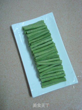 蒜香腐汁豆角的做法步骤：2