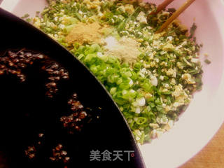 韭菜鸡蛋豆腐包子的做法步骤:7