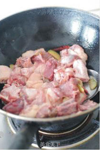 【湘菜】啤酒鸭——夏季里降火的大肉菜的做法步骤:3