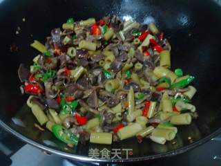【湘菜】泡笋炒鸡珍的做法步骤:7