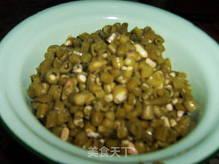 酸辣开胃的肉末酸豆角的做法步骤：2