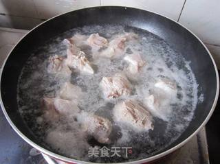 排骨黄豆汤的做法步骤：2