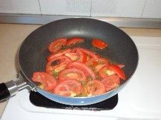 蛏子蕃茄豆腐羹的做法步骤:5