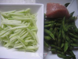 瓜皮肉丝炒毛豆的做法步骤：1