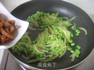 瓜皮肉丝炒毛豆的做法步骤：7