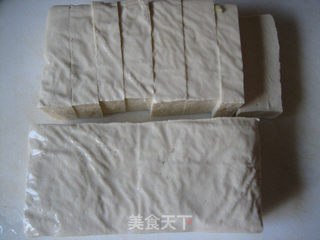 【湘菜】剁椒蒸臭豆腐（含臭豆腐的做法）的做法步骤：1
