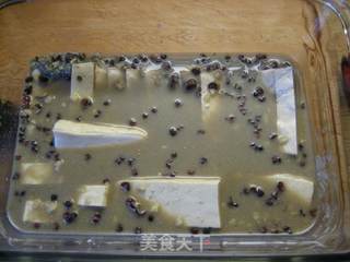 【湘菜】剁椒蒸臭豆腐（含臭豆腐的做法）的做法步骤：6