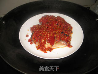 【湘菜】剁椒鱼头的做法步骤:3