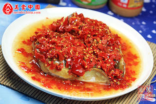 【湘菜】剁椒鱼头的做法步骤:5