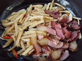 【湘菜】:萝卜干炒腊肉的做法步骤:5
