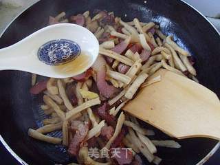 【湘菜】:萝卜干炒腊肉的做法步骤:6