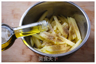 土豆成分百分百的休闲零食——【黑椒烤薯条】的做法步骤:2