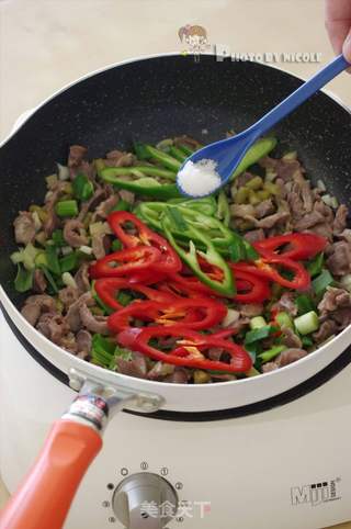 让人意犹未尽的酸 —— 增进食欲的酸豆角炒鸡胗的做法步骤:8